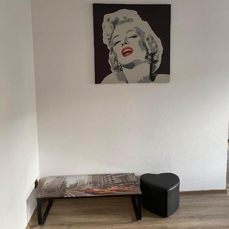 Апартаменти Apartament Cristian Оршова Екстер'єр фото