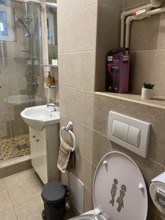 Апартаменти Apartament Cristian Оршова Екстер'єр фото