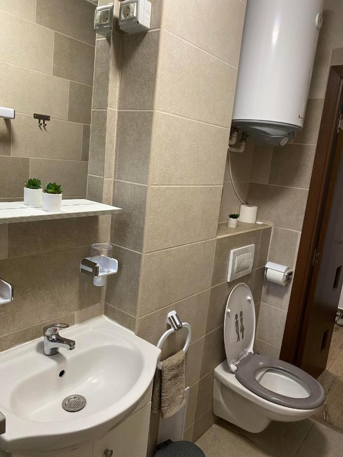 Апартаменти Apartament Cristian Оршова Екстер'єр фото