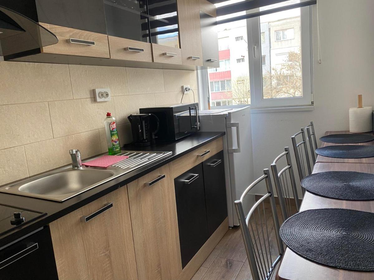 Апартаменти Apartament Cristian Оршова Екстер'єр фото